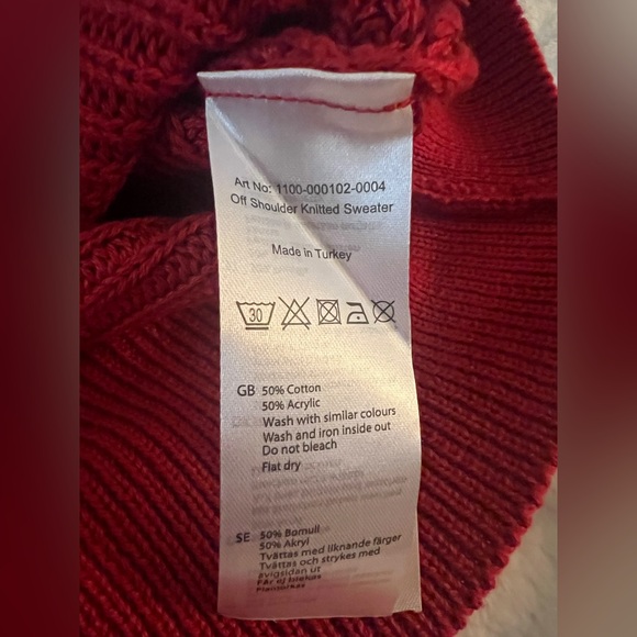 NWT NA-KD Off Shoulder Red Sweater - Picture 6 of 6